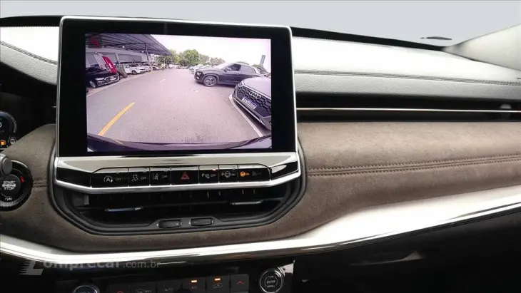 COMMANDER 1.3 T270 TURBO FLEX OVERLAND AT6