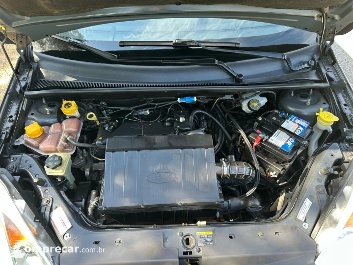 FIESTA 1.6 MPI Class Hatch 8V