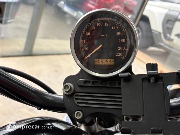 SPORTSTER XL 883 R