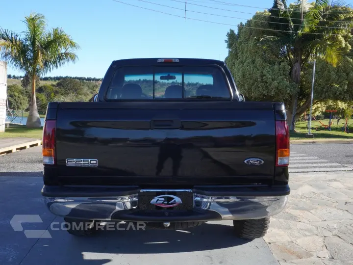 F-250 3.9 XLT 4X2 CS DIESEL 2P MANUAL