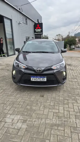 YARIS 1.5 16V Sedan XS Connect