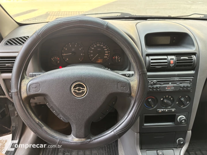 ASTRA 1.8 MPFI Comfort Sedan 8V