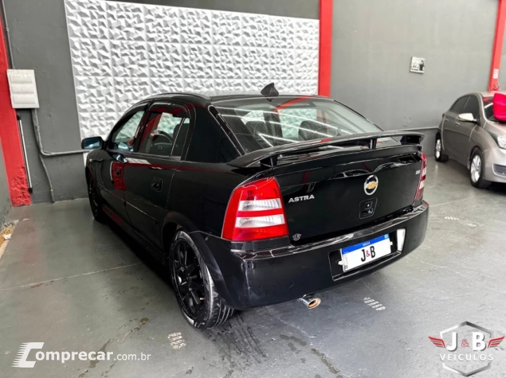 ASTRA 2.0 MPFI Advantage 8V