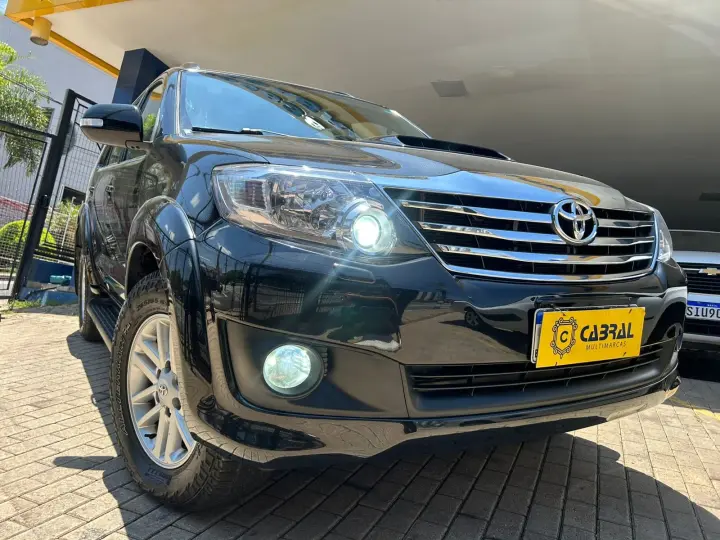 Hilux SW4 SRV D4-D 4x4 3.0 TDI Dies. Aut