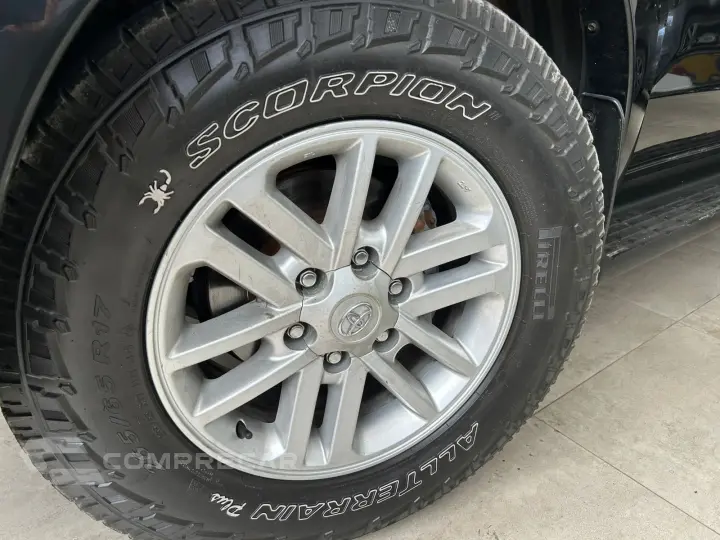 Hilux SW4 SRV D4-D 4x4 3.0 TDI Dies. Aut