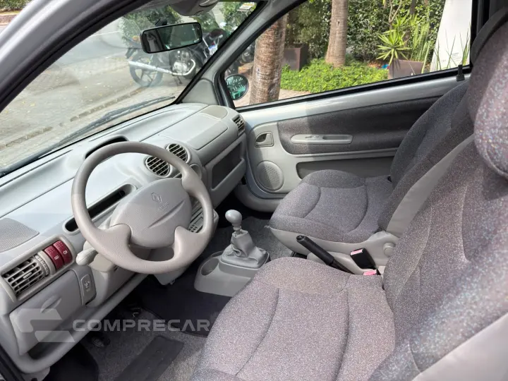 TWINGO 1.0 8V