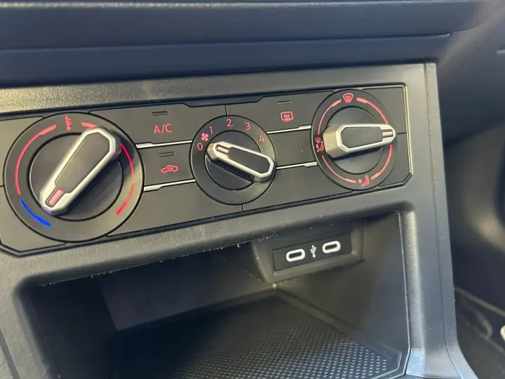 Polo Track 1.0 Flex 12V 5p