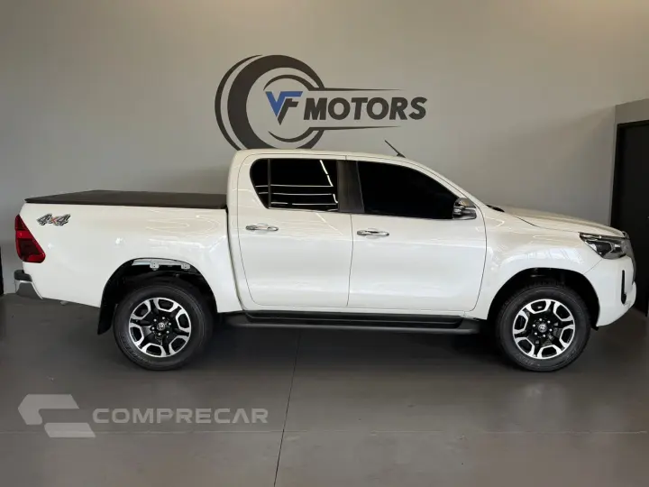 HILUX 2.8 D-4D TURBO DIESEL CD SRX 4X4 AUTOMÁTICO