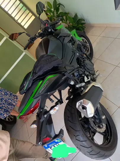 KAWASAKI Z400