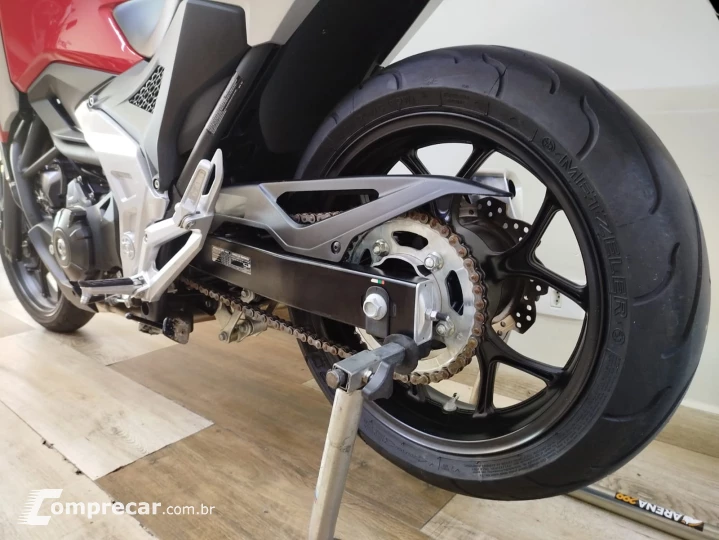 NC 750X 700 cc