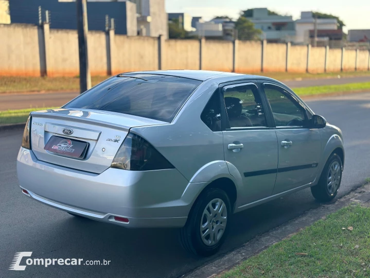 FIESTA 1.6 SE Sedan 16V