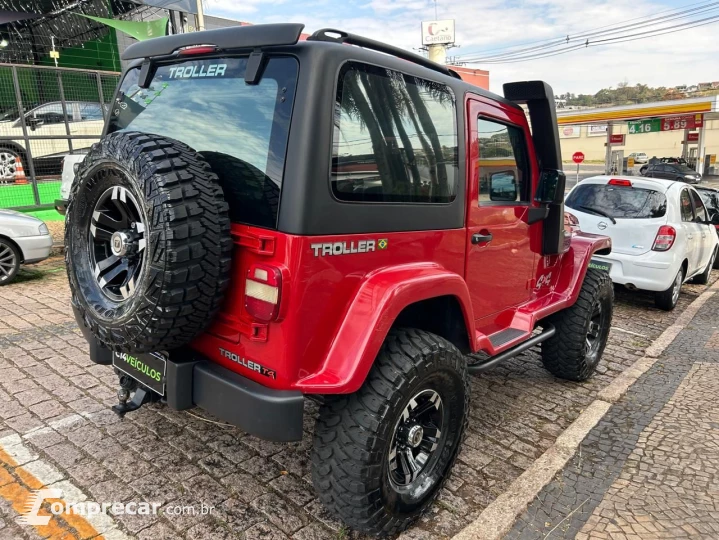 T-4 4x4 3.0 TB Int. Cap. Rígida Diesel