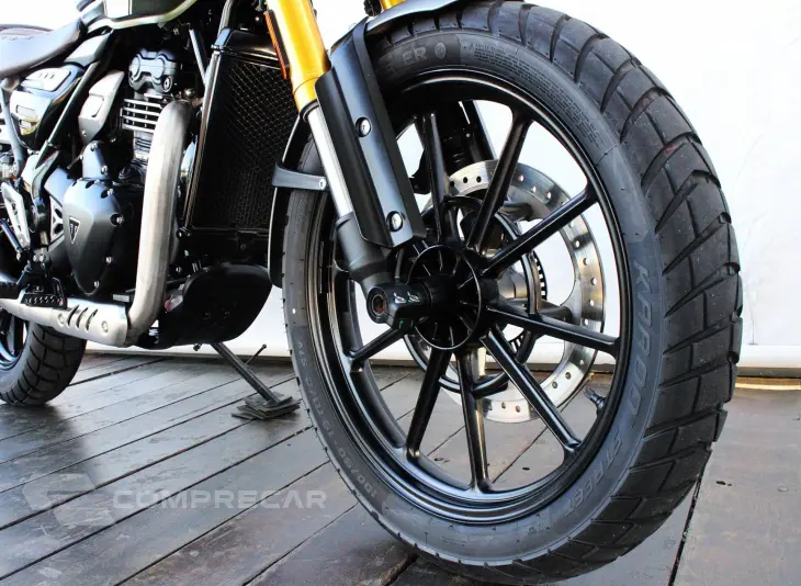 TRIUMPH SCRAMBLER 400 X