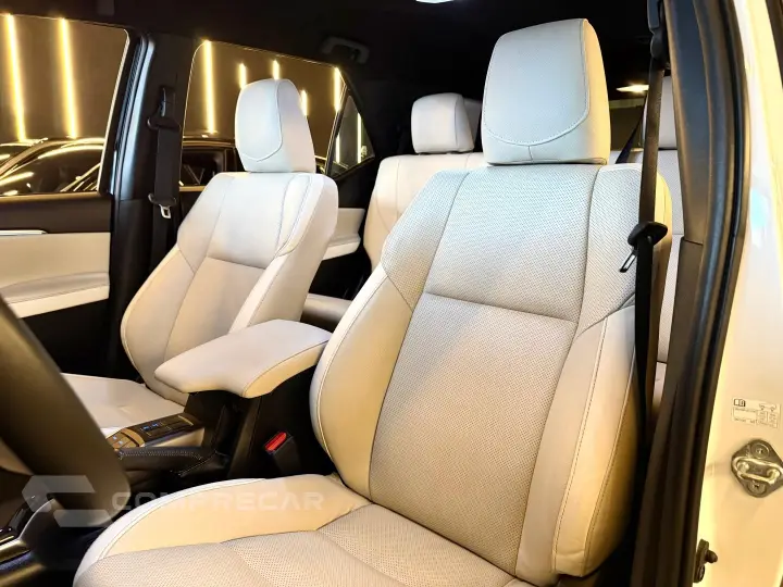 HILUX SW4 2.8 D-4D TURBO DIESEL DIAMOND 7L 4X4 AUTOMÁTICO