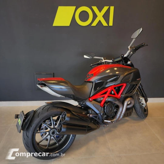 DIAVEL 1198 Carbon
