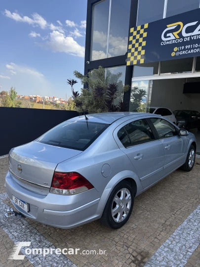 VECTRA 2.0 MPFI Elegance 8V