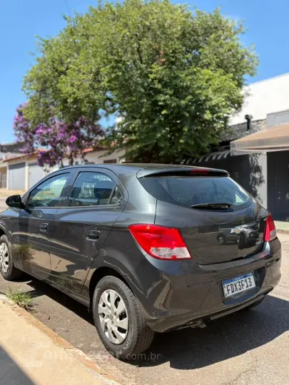 ONIX HATCH LT 1.0 8V FlexPower 5p Mec.