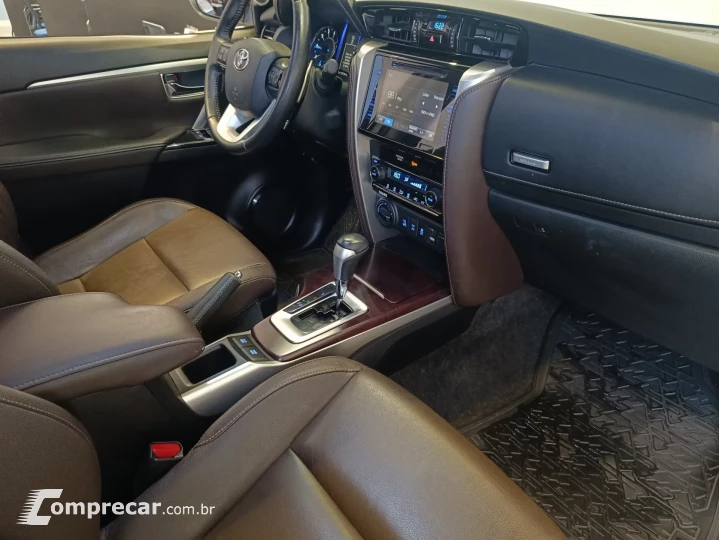 HILUX SW4 2.8 SRX 4X4 16V TURBO INTERCOOLER DIESEL 4P AUTOMÁ