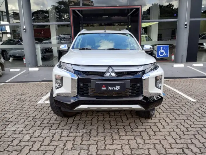 L200 TRITON 2.4 16V Turbo Sport Hpe-s CD 4X4