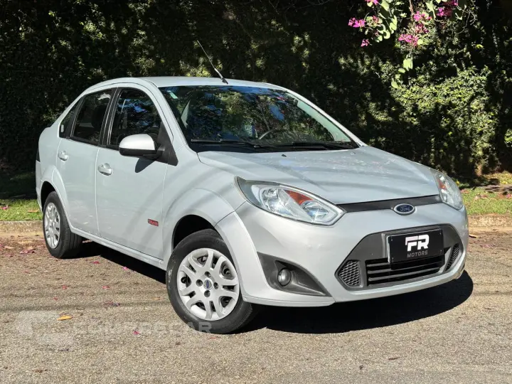 FIESTA 1.6 Rocam SE Sedan 8V