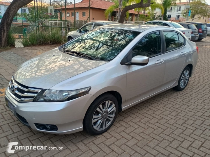 CITY 1.5 LX Sedan 16V