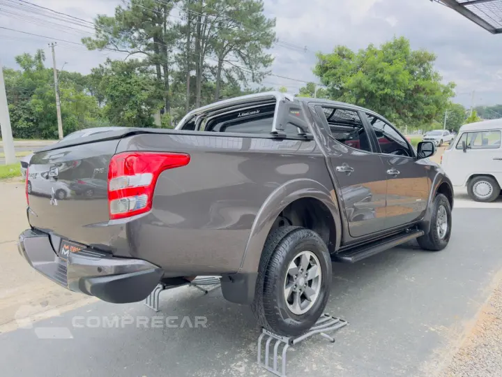 L 200 Triton 2.4 16V SPORT HPE 4X4 CABINE DUPLA TURBO DIESEL