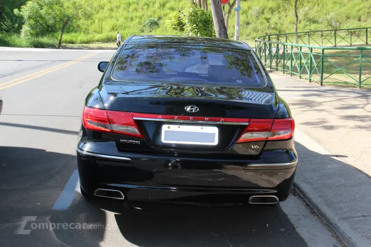 AZERA 3.3 MPFI GLS Sedan V6 24V