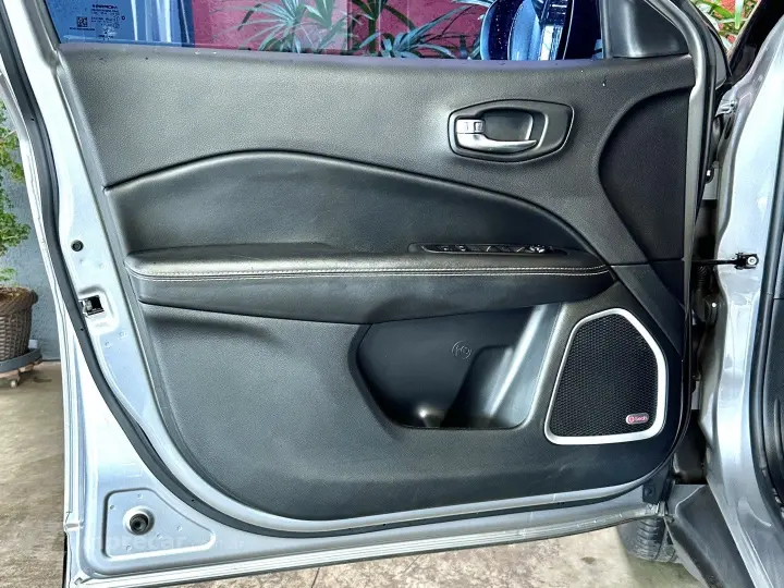 COMPASS 2.0 16V FLEX LONGITUDE AUTOMÁTICO