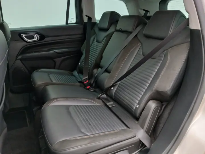 COMMANDER 1.3 T270 TURBO FLEX LIMITED AT6