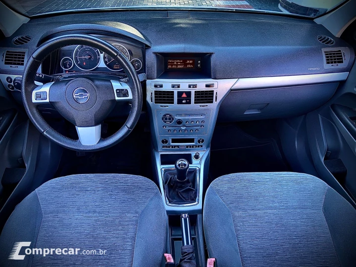 VECTRA 2.0 MPFI Elegance 8V