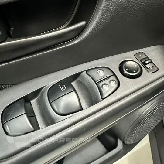 KICKS Active 1.6 16V Flex Aut.