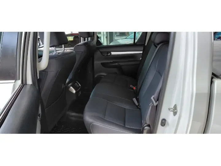 HILUX 2.8 D-4D TURBO DIESEL CD SRX 4X4 AUTOMÁTICO