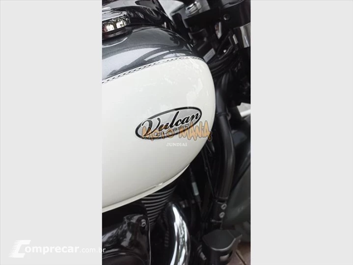 VULCAN 900 CLASSIC