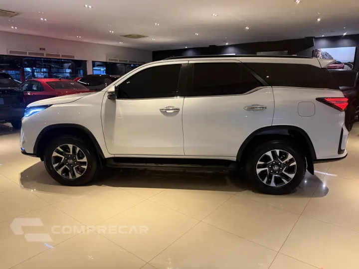 HILUX SW4 2.8 D-4d Turbo SRX Platinum 7L 4X4
