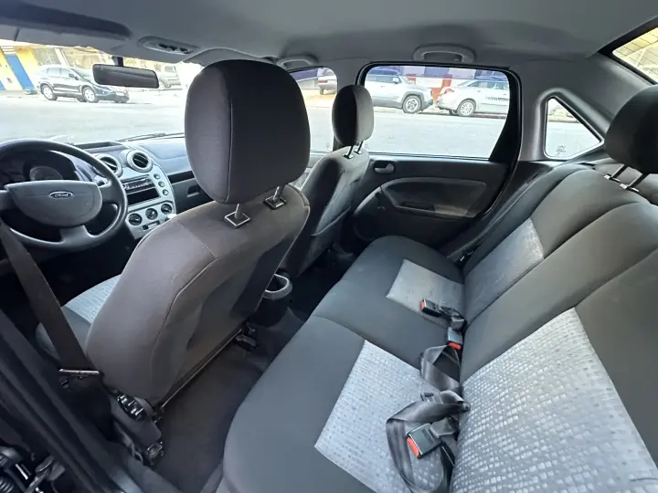FIESTA 1.6 MPI Class Sedan 8V