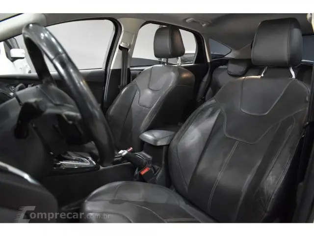 FOCUS HATCH - 2.0 TITANIUM 16V 4P POWERSHIFT