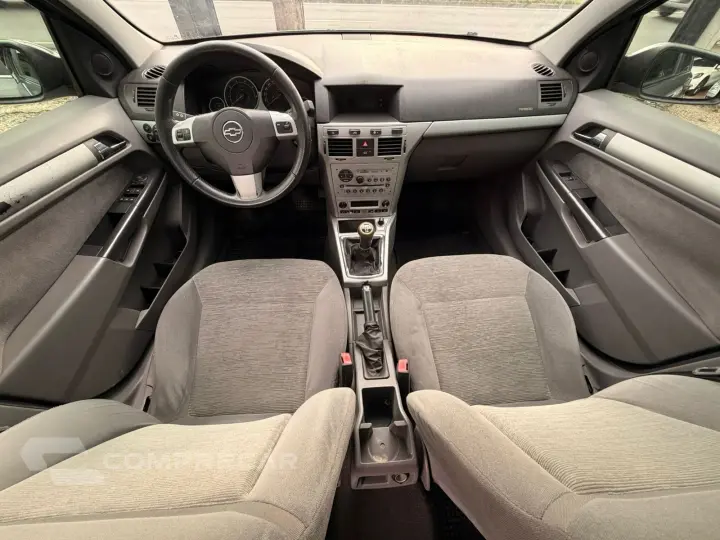 VECTRA 2.0 MPFI ELEGANCE 8V 140CV FLEX 4P MANUAL
