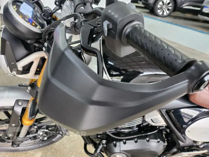 SCRAMBLER