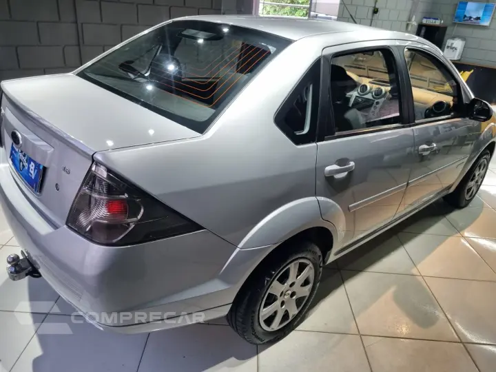 FIESTA 1.6 MPI Class Sedan 8V