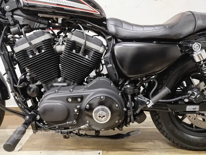 XL 883R