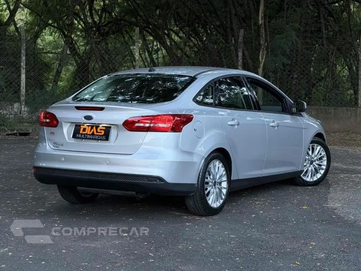 FOCUS 2.0 SE FASTBACK 16V FLEX 4P POWERSHIFT