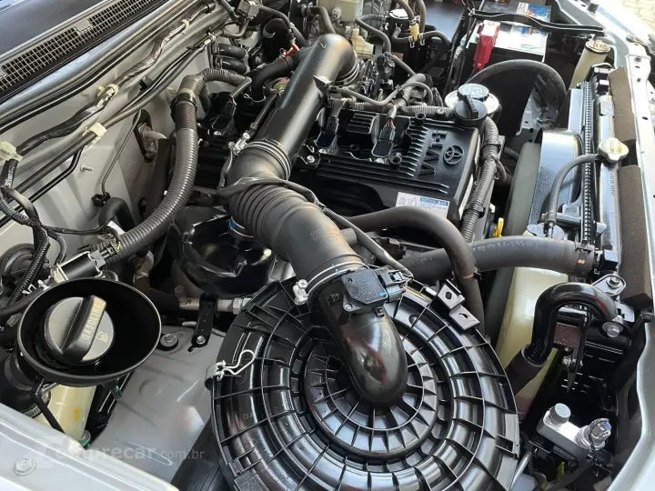 HILUX SW4 2.7 SR 7 LUGARES 4X2 16V FLEX 4P AUTOMÁTICO