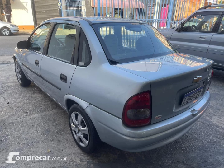CLASSIC 1.0 MPFI Sedan 8V