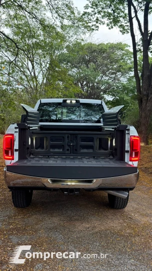 2500 6.7 Laramie 4X4 CD I6 Turbo