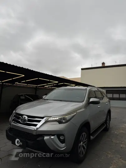 HILUX SW4 2.8 D-4d Turbo SRX 7L 4X4