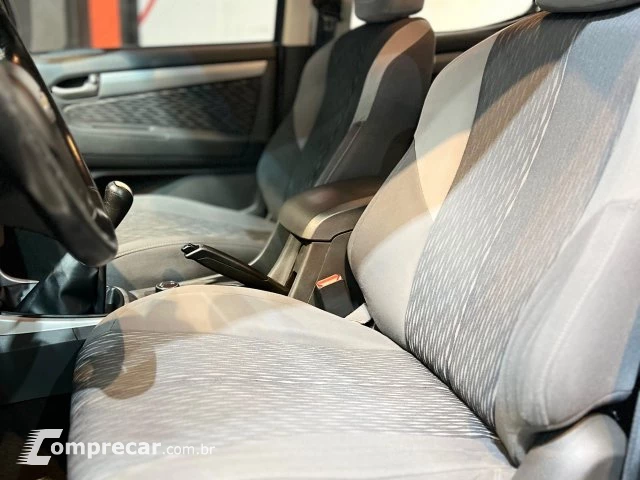 S10 - 2.5 LT 4X4 CD 16V 4P MANUAL