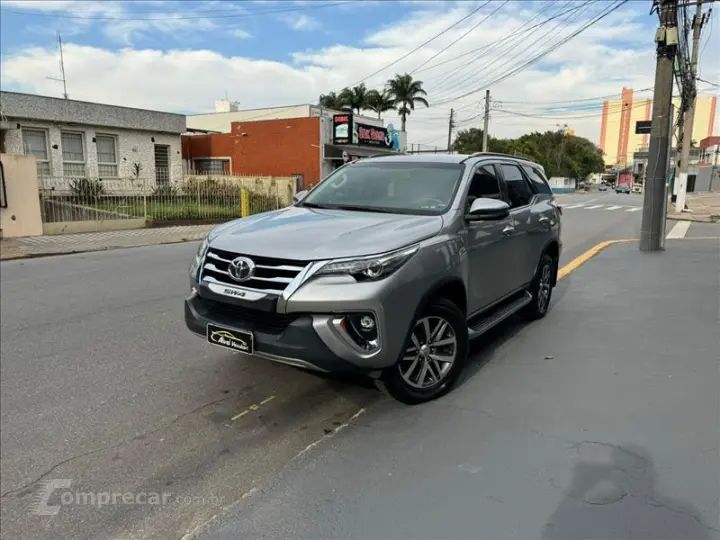 HILUX SW4 2.8 SRX 4X4 7 Lugares 16V Turbo Intercooler