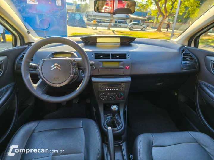C4 Hatch 1.6 16V 4P GLX