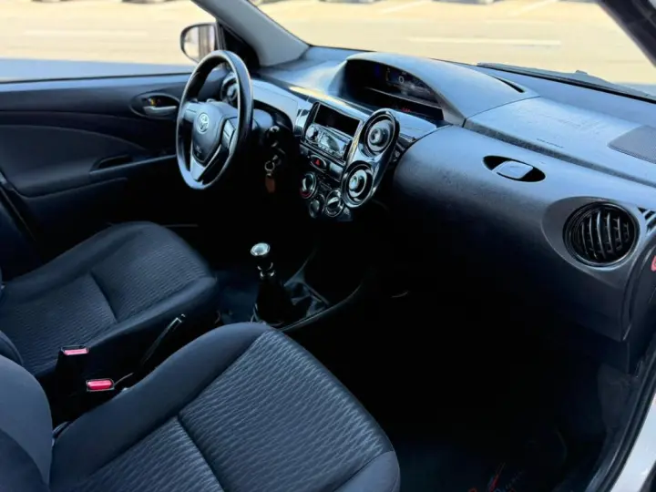 ETIOS X Sedan 1.5 Flex 16V 4p Mec.