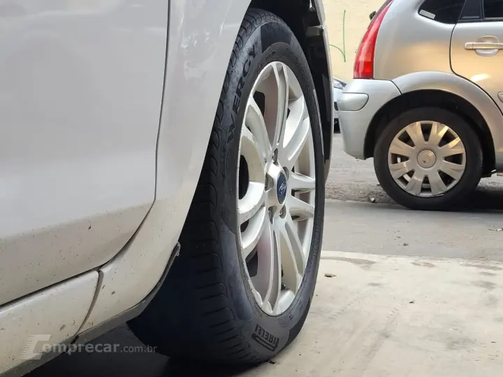 Focus Sedan 2.0 16V/2.0 16V Flex 4p Aut.